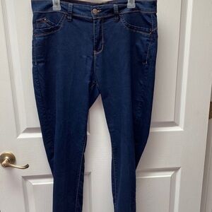 Q womens Royalty WannaBettaButt solid blue stretch skinny jeans size 16. EUC